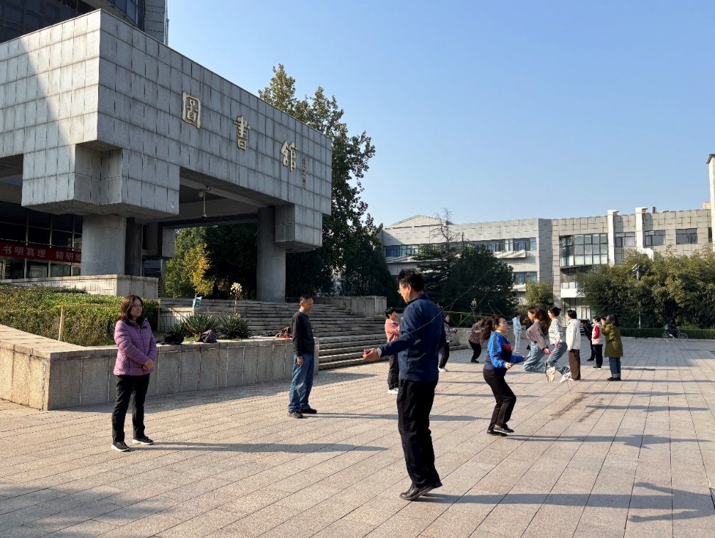 win德赢活动入口图书馆工会于10月
