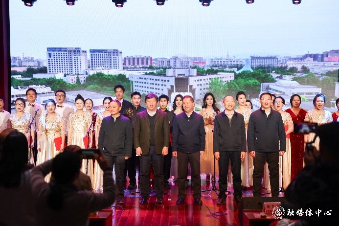 图书馆联合非常规油气科学技术研究院