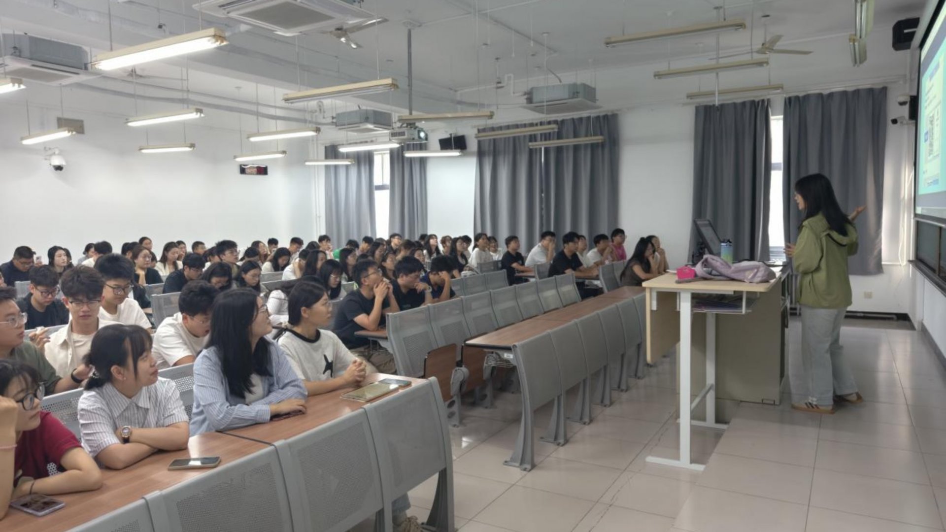 自新生入学工作启动以来