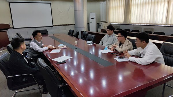 b2bb0058946146f5959d0871f465c7eb.jpg 参会同学反映了自己面临的实际情况和就