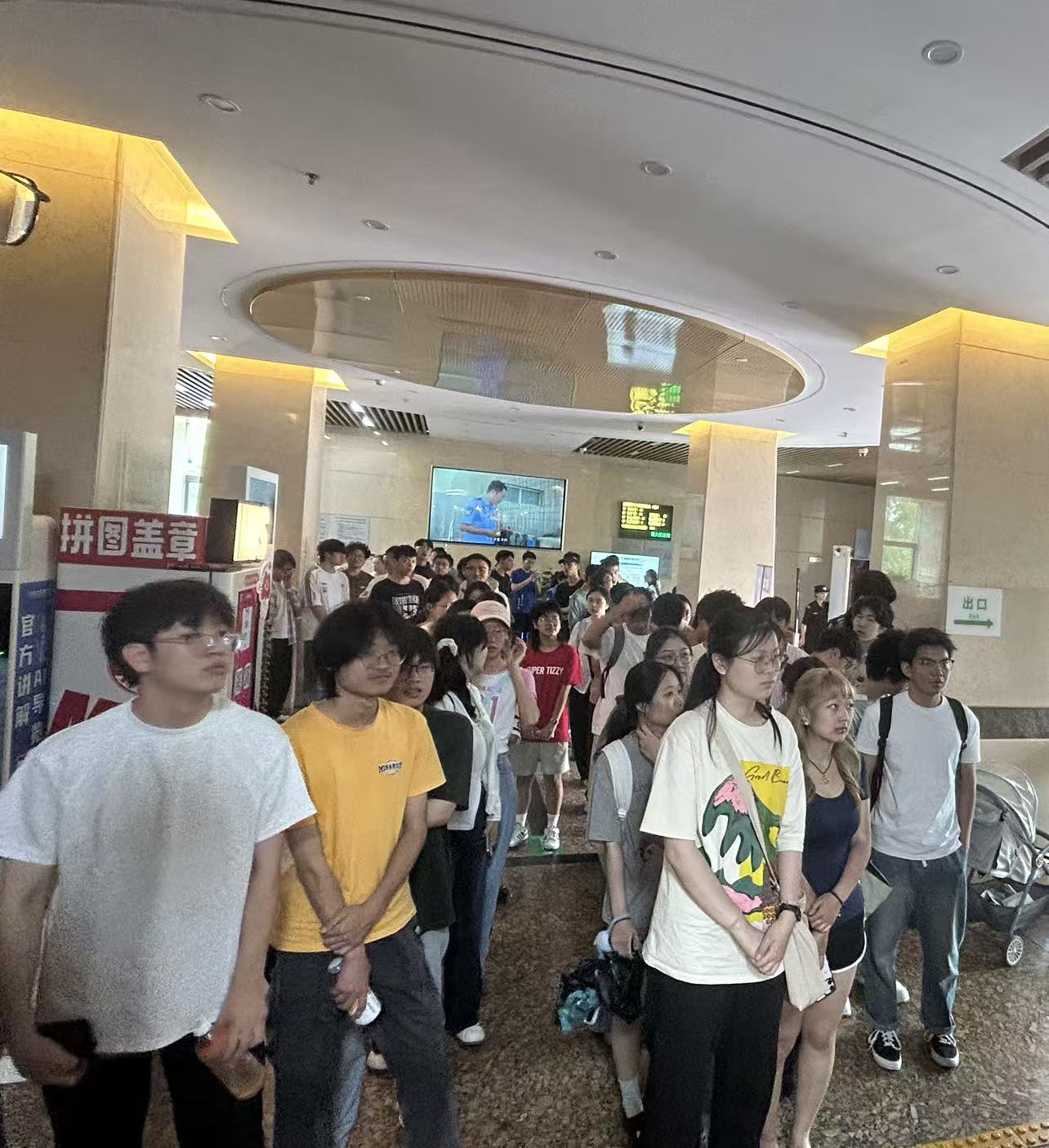依托《岩浆岩与变质岩石学》课程