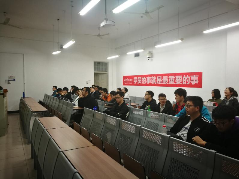 为参加公务员面试的毕业生做好指导与服