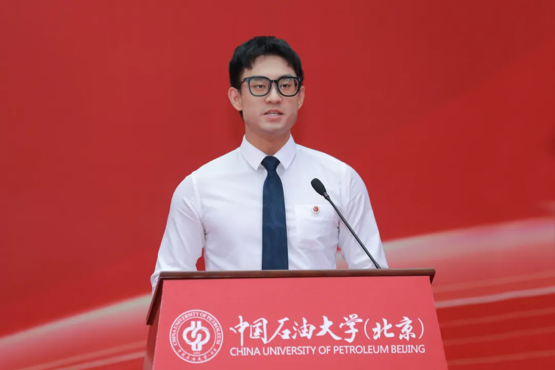 一幕幕熟悉的校园光影勾起在场师生的深
