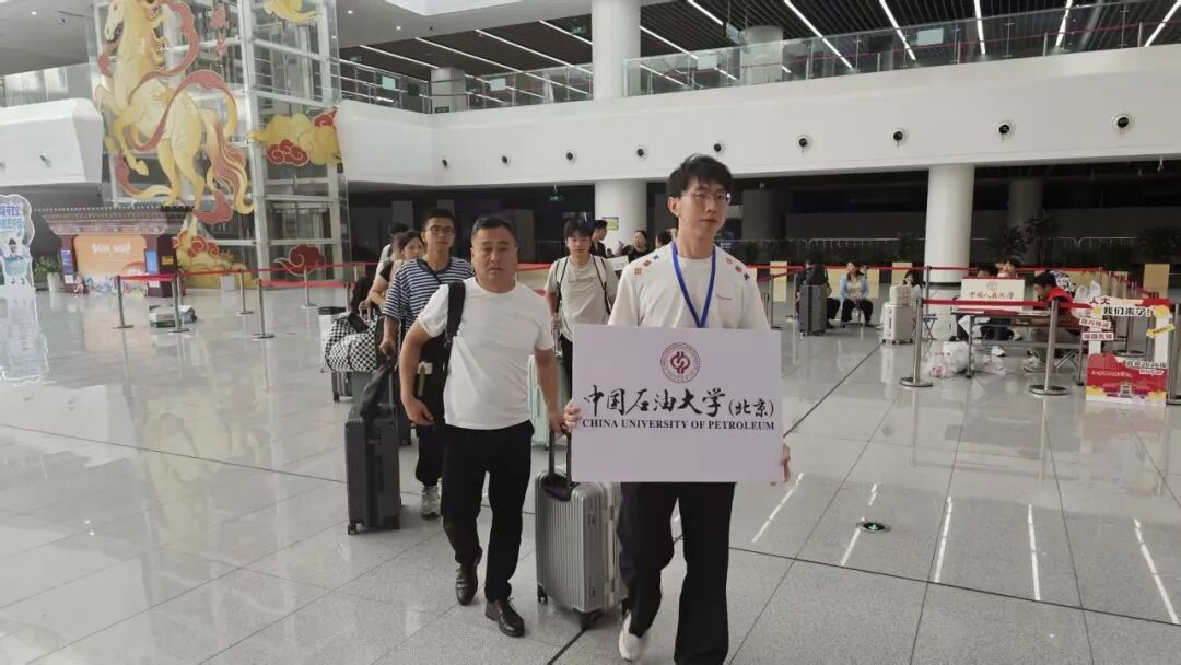 本科新生的军训刚刚开始