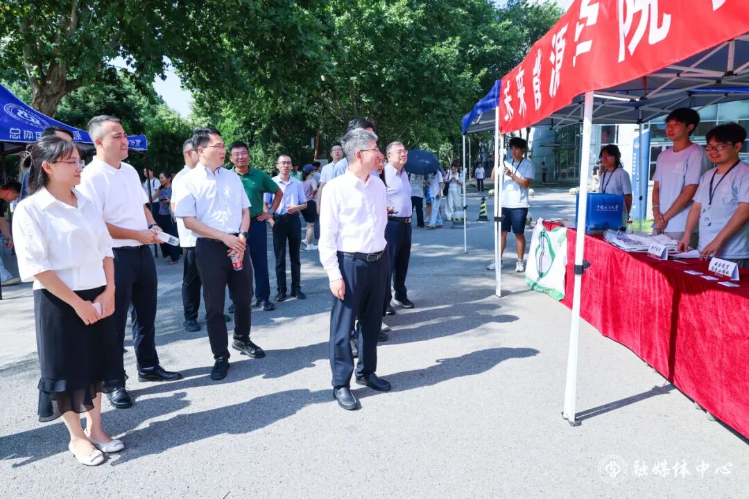 win德赢官网安全访问校园里正涌动着