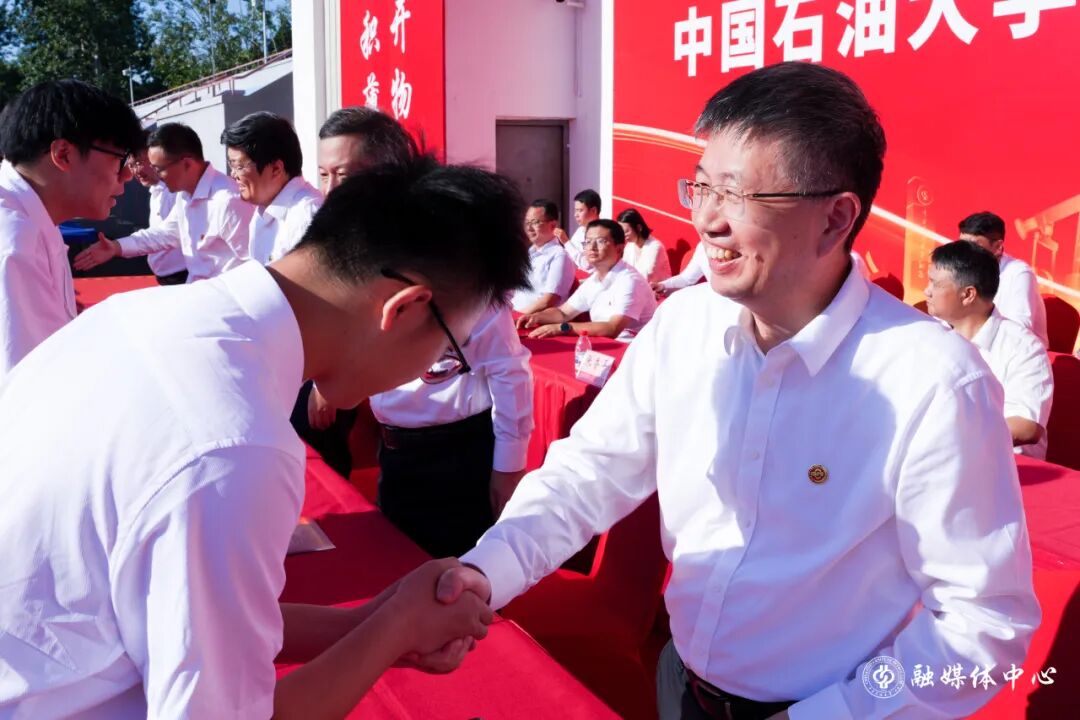 校领导王同奇